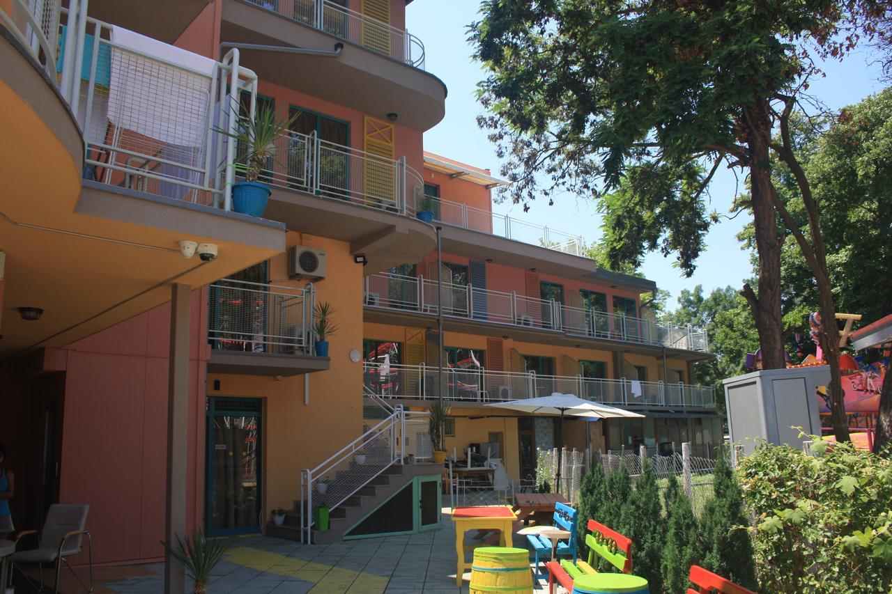 Hotel Largo サニービーチ エクステリア 写真